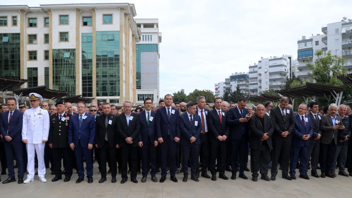 Tedavi gördüğü hastanede yaşımını yitiren Savcı Taş için tören