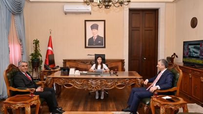 Valilik makamını temsili devralan Nazenin: "Savaşların değil oyunların konuşulduğu bir gelecek için barış çağrımızı yineliyoruz"