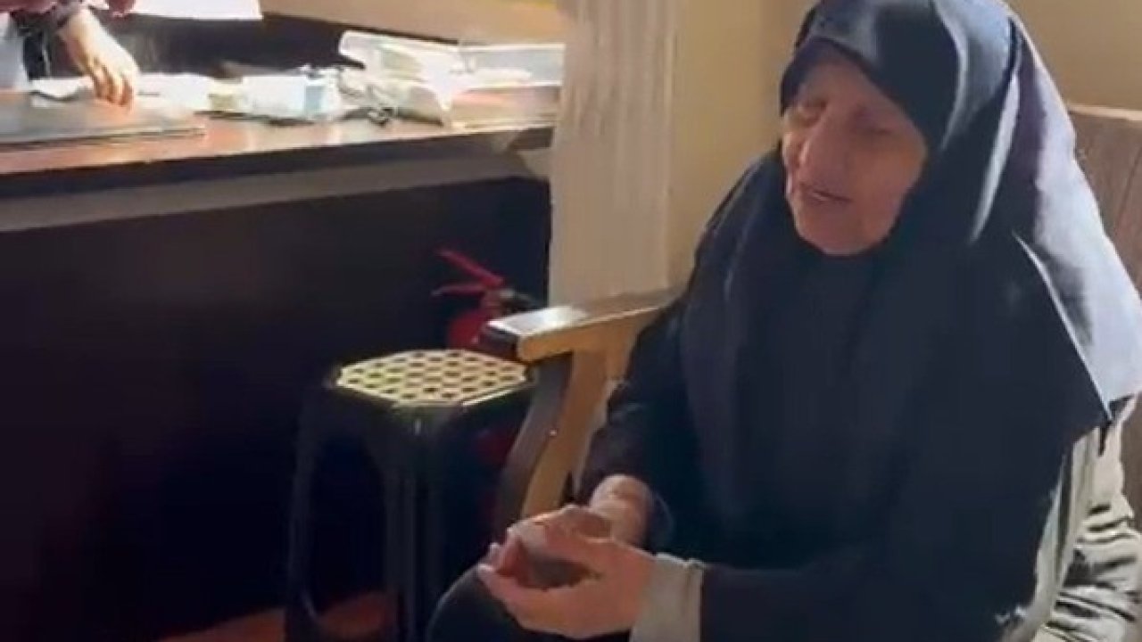 Yaşlı kadının pazarda kaybettiği cüzdanı zabıta ekipleri bulup sahibine teslim etti