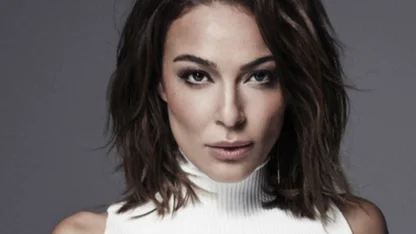 Ziynet Sali, Sarışın İmajıyla Hayranlarını Şaşırttı