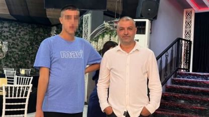 Otizmli oğlunun saldırgan davranışları çaresiz bıraktı