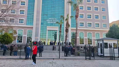 Antalya Büyükşehir Belediyesine yönelik rüşvet soruşturmasında 41 sanık yeniden hakim karşısında