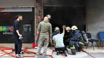 Antalya’da sünger dolu depoda  korkutan yangın