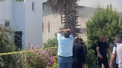 Ayakta durmakta güçlük çekti, deposunun yanışını gözyaşlarıyla izledi