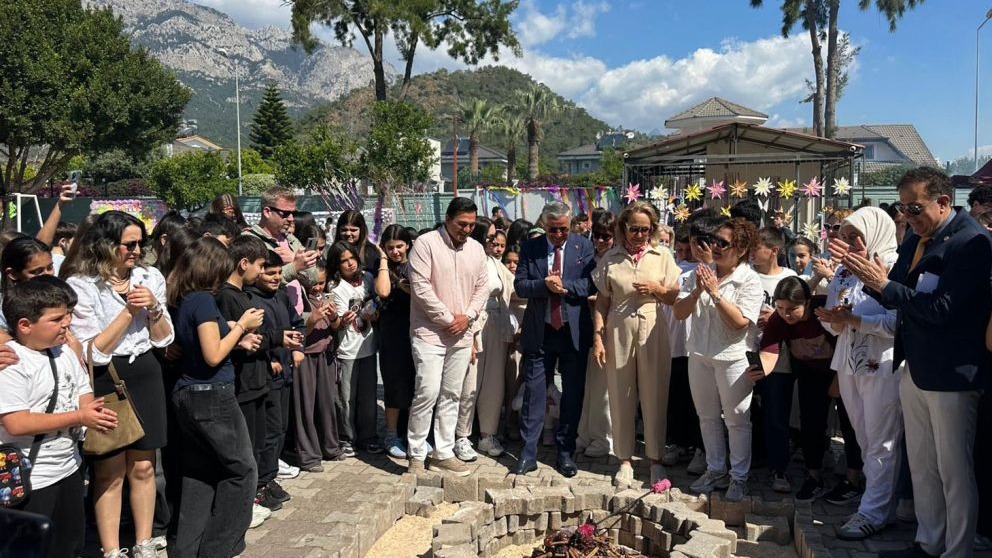 Kemer'de Hıdırellez ateşi yakıldı