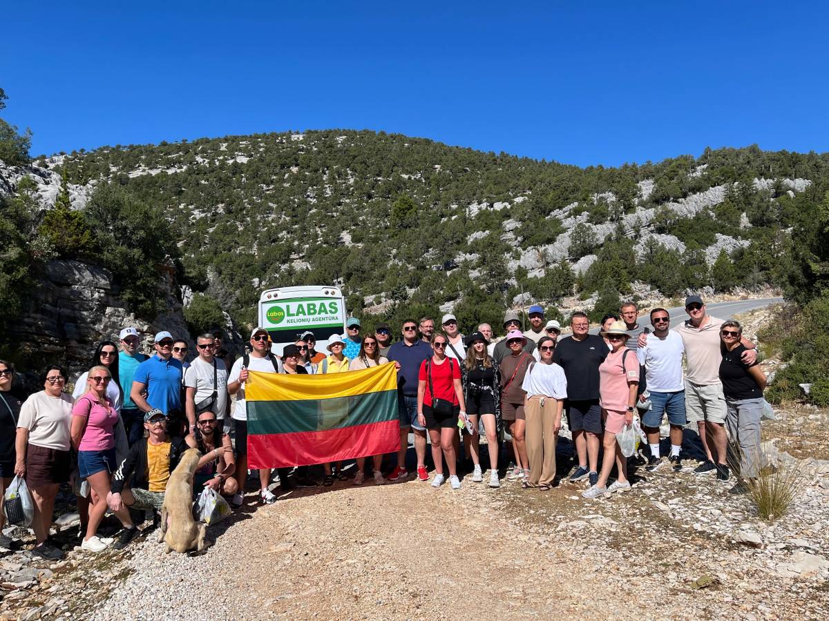 Litvanyalı turistler tarihi köye hayran kaldı