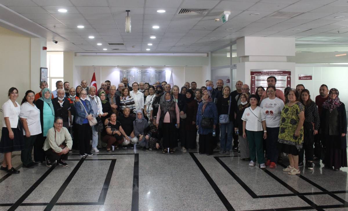Antalya Eğitim ve Araştırma Hastanesi’nde “Periton Diyalizi Eğitim Toplantısı” Yoğun Katılımla Gerçekleşti