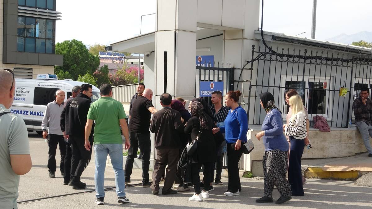 Kazada 36 yaşındaki oğlunu kaybeden annenin feryatları yürek dağladı