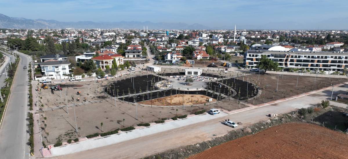 Büyükşehir Belediyesi’nden Döşemealtı’na 14 bin metrekarelik park