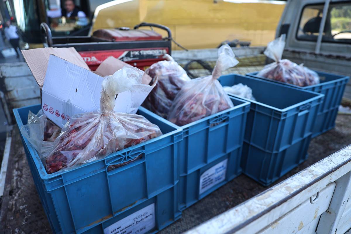 Yolcu otobüsüyle uygunsuz şartlarda taşınan çeyrek ton ete el konuldu