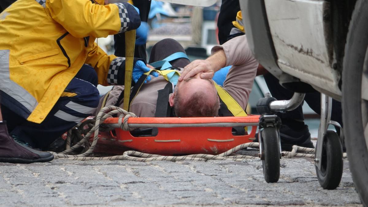 Falezlerde balık keyfi hastanede son buldu