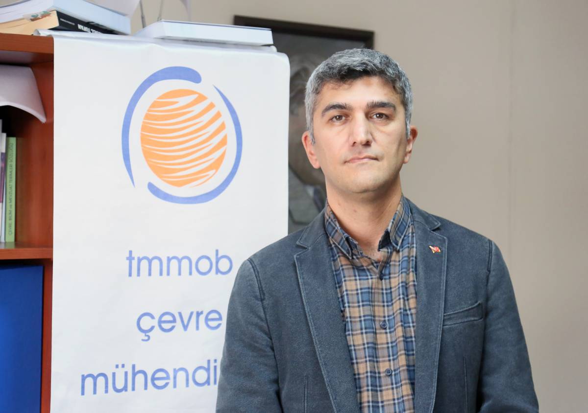 Caretta yuvası kumullar, iş makinesiyle ezildi