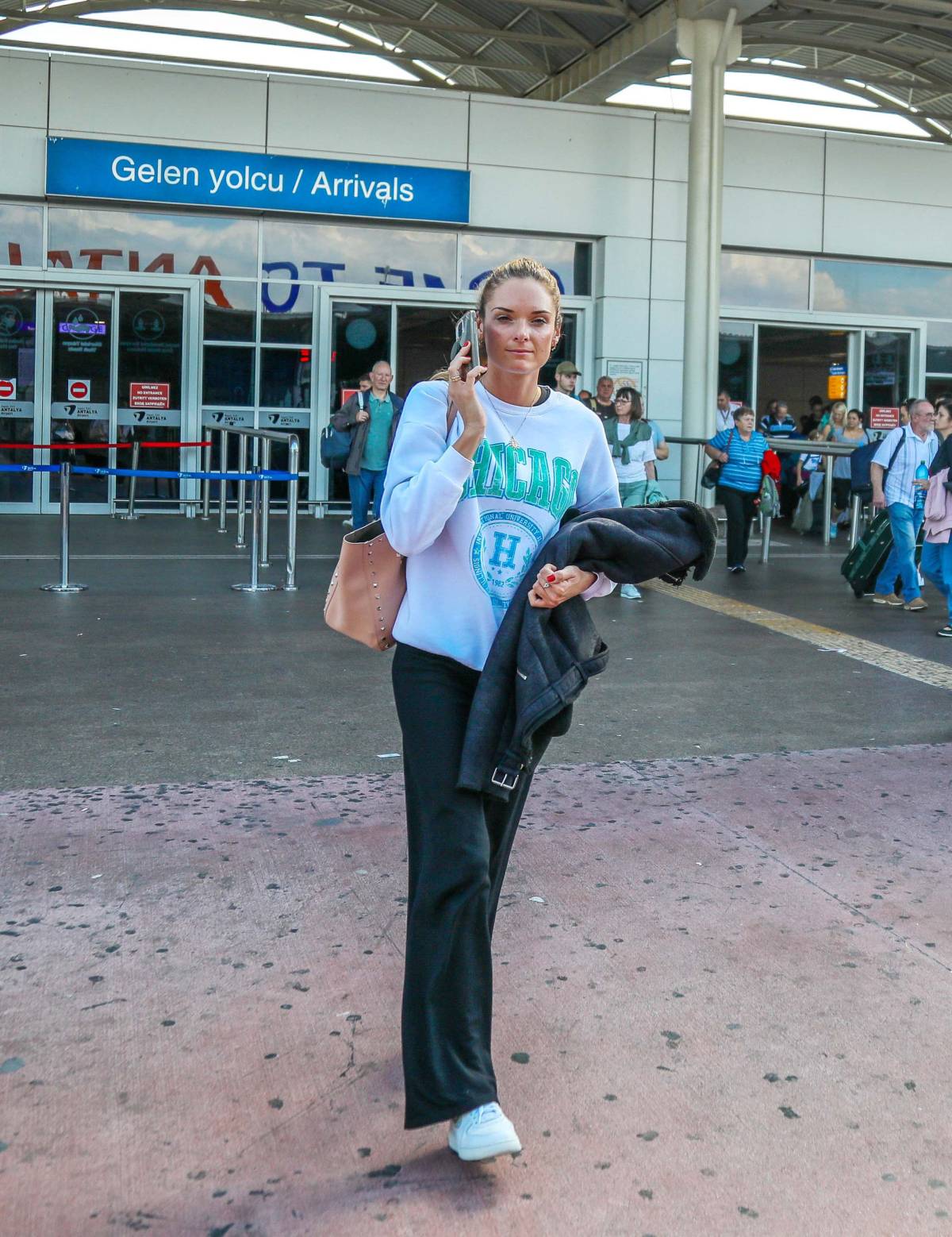 İngiliz ve Polonyalı turist Antalya'yı sevdi