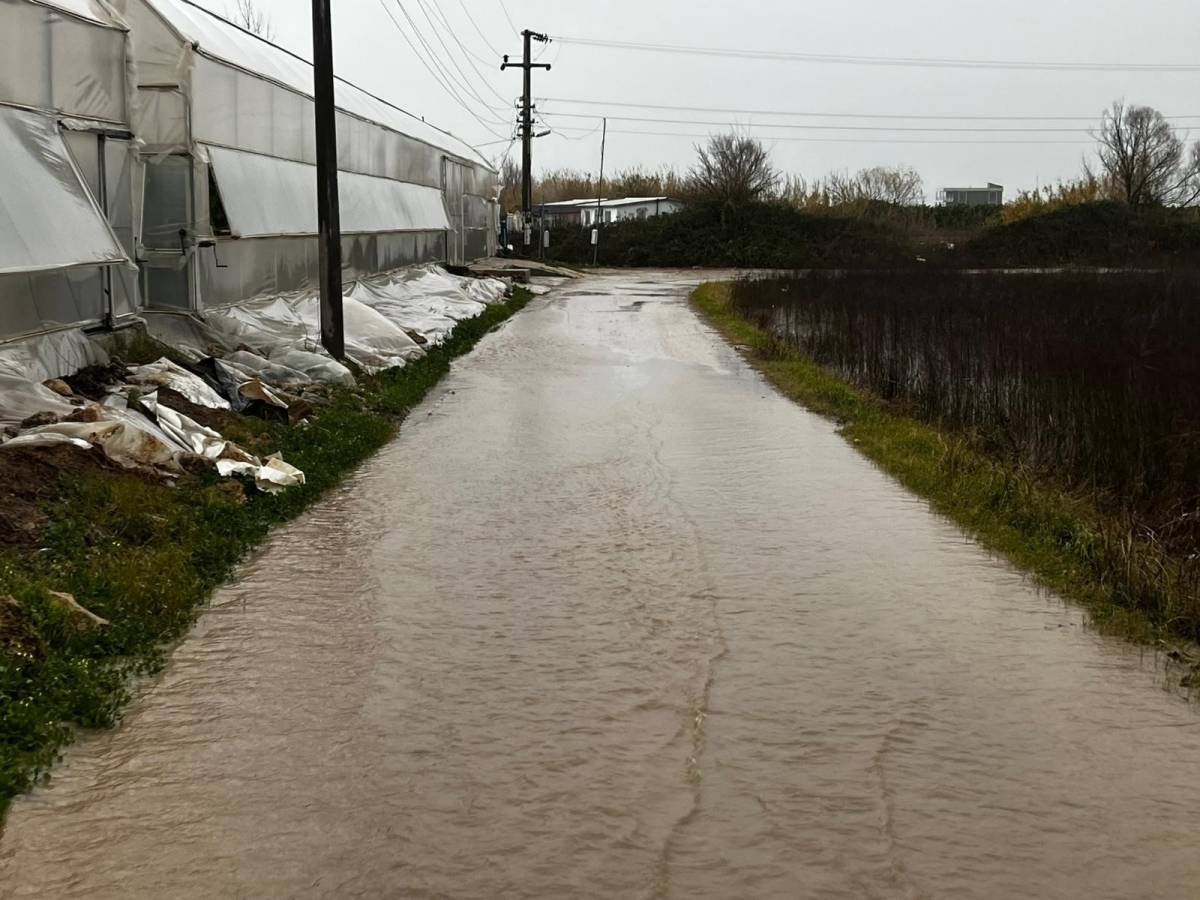 Aksu’da sağanak, sel, hortum ve doludan 23 mahalle, 500 çiftçi zarar gördü