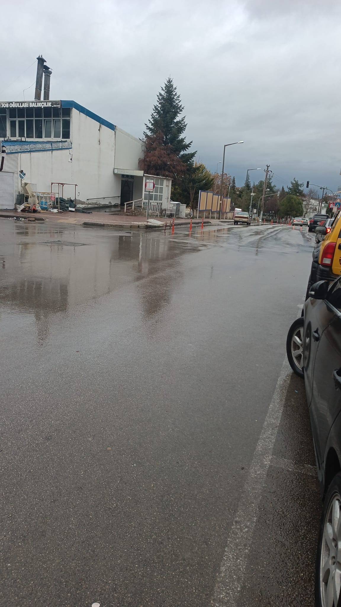 Kumluca’da yağmur ve hortum seraları vurdu