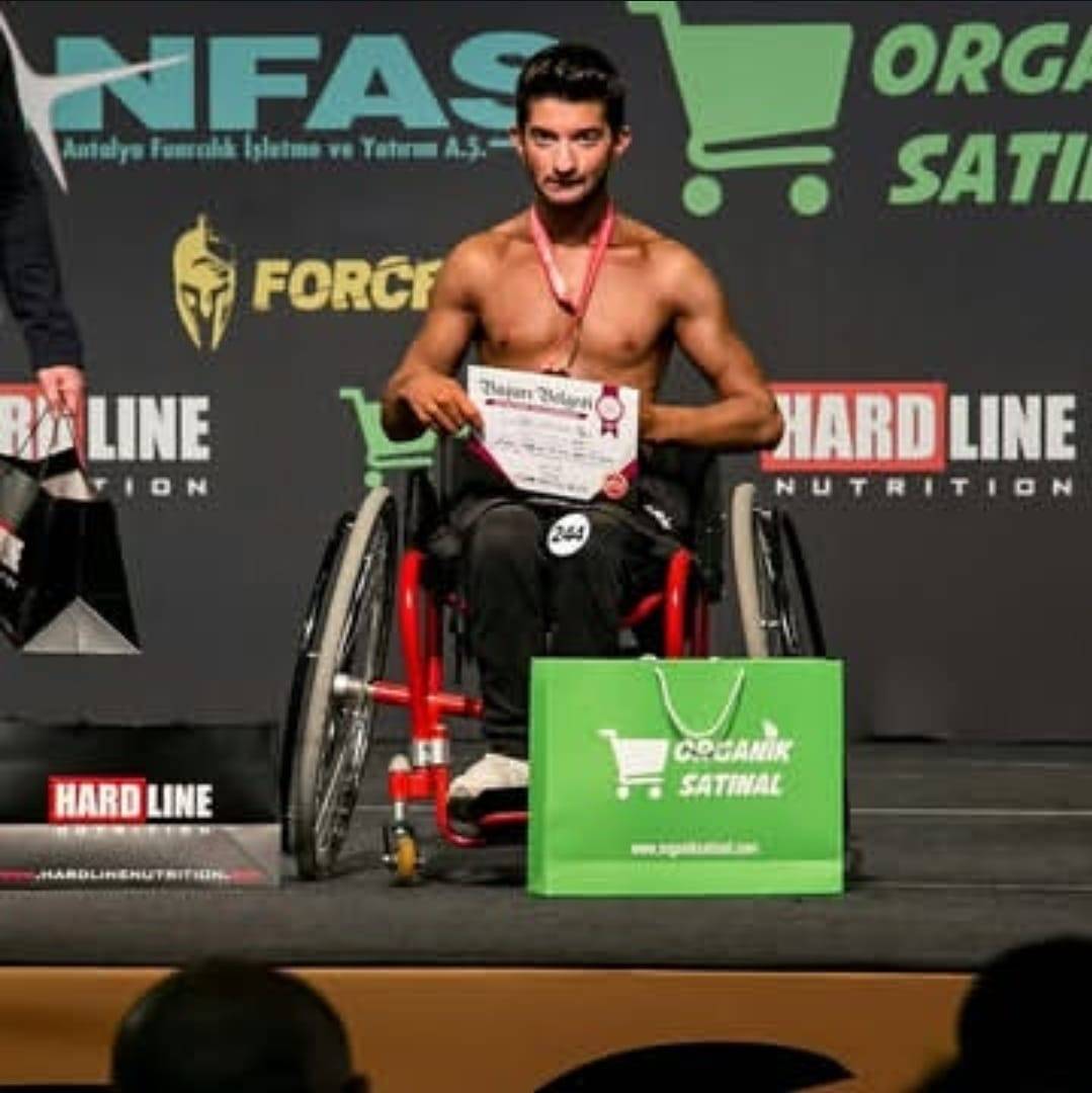 Serebral palsi hastası genç sporla hayata tutundu