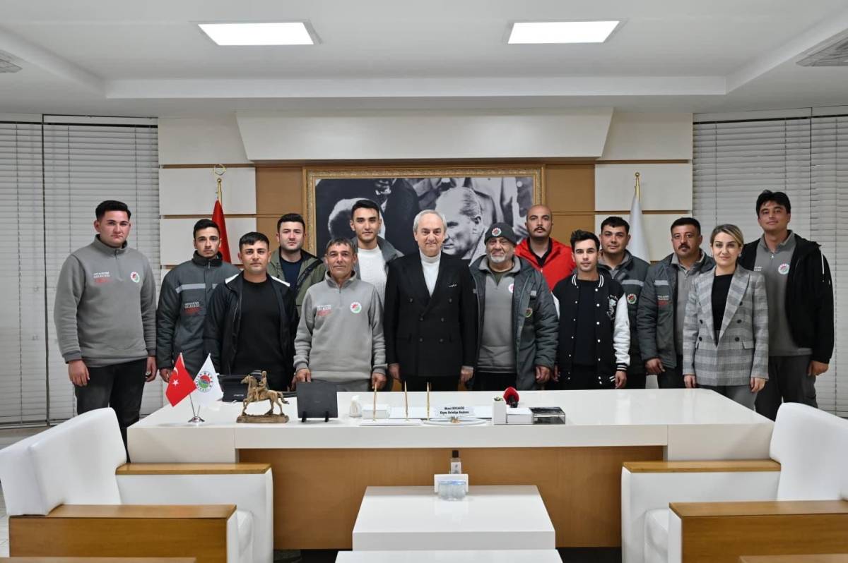 Kocagöz’den belediyedeki sezonluk işçilere daimi iş müjdesi