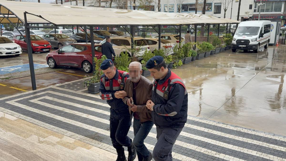 Yol kenarında ölü bulunan kadının kocası ile oğlu tutuklandı