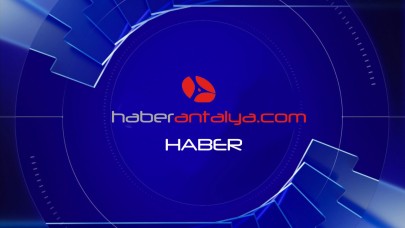 Otomobille çarpışan motosikletteki 2 kişi havaya uçup metrelerce sürüklendi